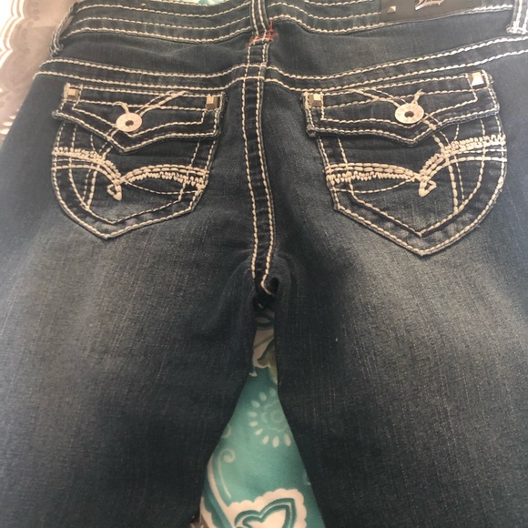 Jeans - Picture 2 of 5